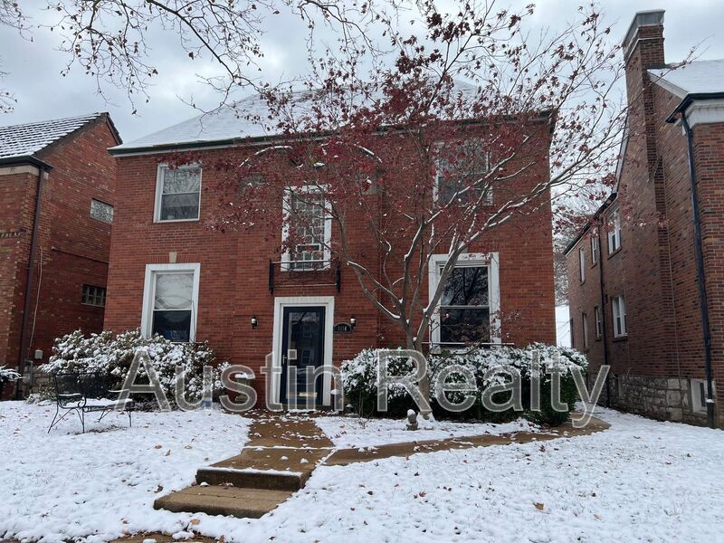 Saint Louis Condo: 5834 Nottingham Ave