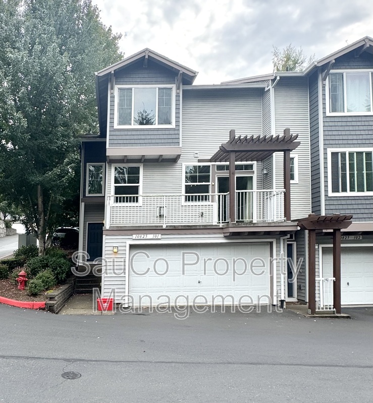 Tigard Condo: 10825 Southwest Canterbury Lane - 101