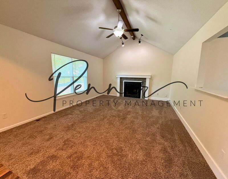 Blue Springs House: 505 SE Mount Vernon Drive