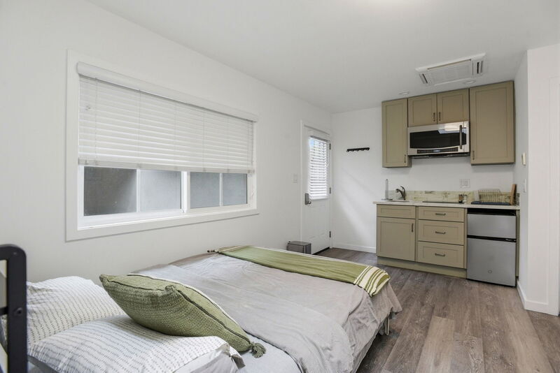 Redwood City Condo: 1409 Jefferson Avenue