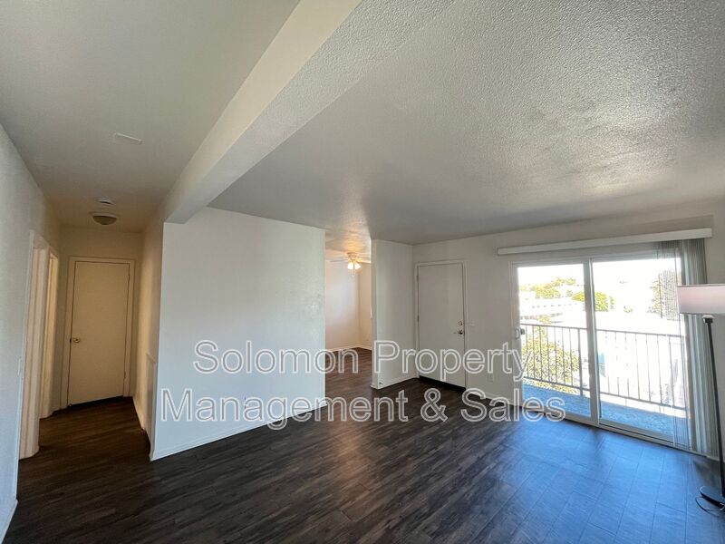 Vista Condo: 971 Postal Way