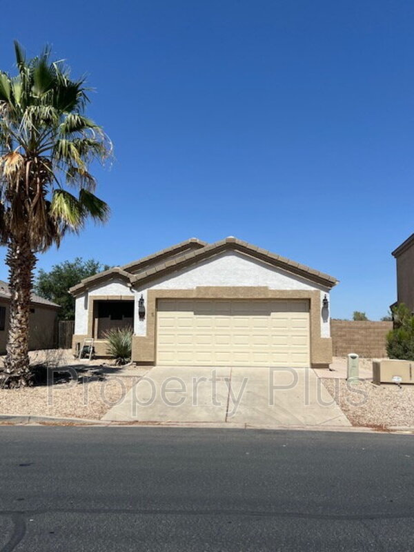 Florence House: 24115 N Desert Dr