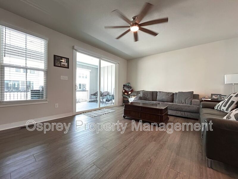 Spacious 4-Bedroom Townhome with Garage & Prime Suffolk Location!