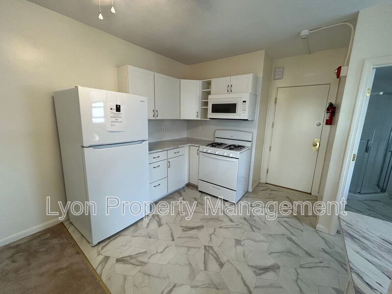 Pawtucket Condo: 84 Prospect St