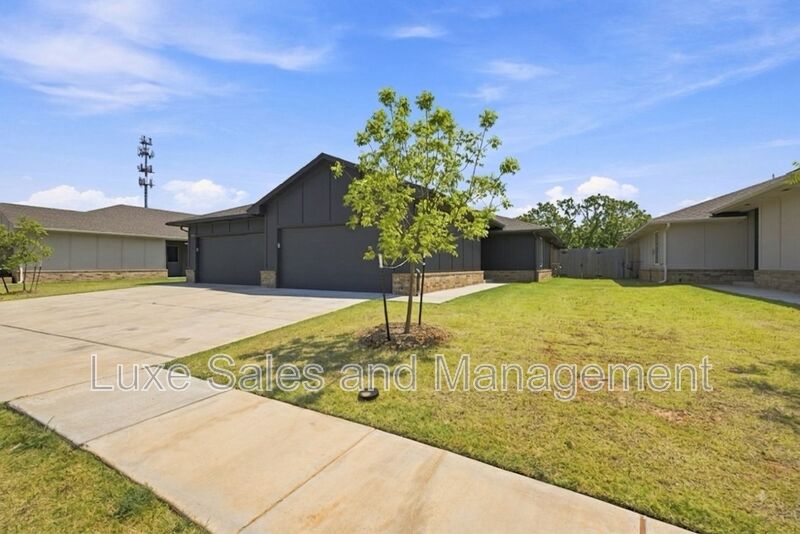 Okahoma City House: 8012 NW 110th Dr.