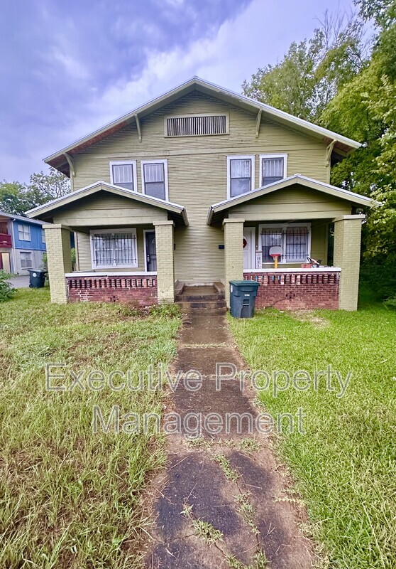 Birmingham House: 2711 Avenue E