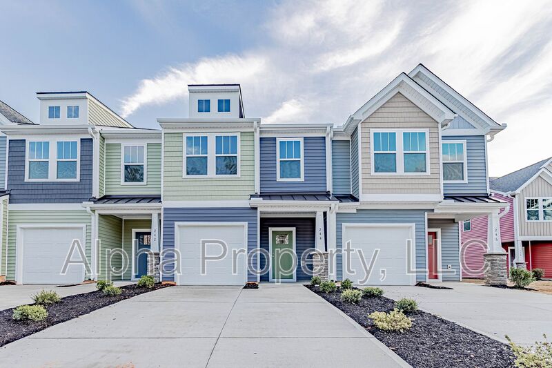 Spartanburg House: 244 Keaton Ct