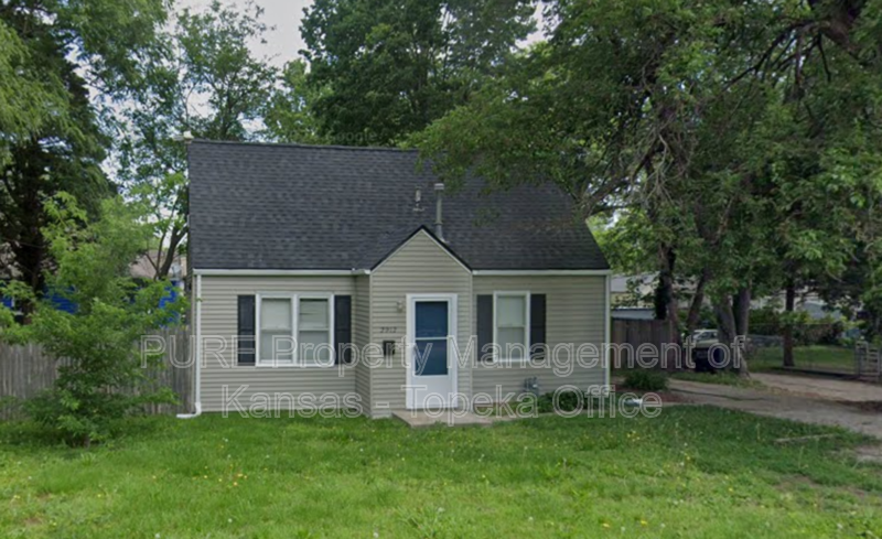 Topeka House: 2912 SW 17th Street