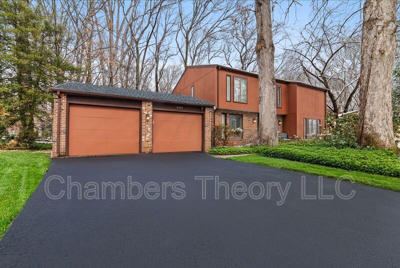 Potomac House: 8709 Hidden Hill Ln