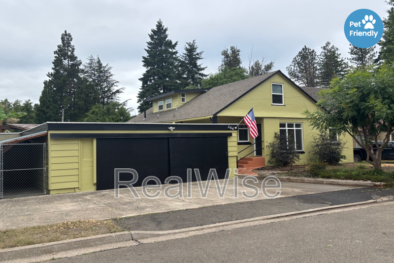 Roseburg House: 364 W Selmar Ct