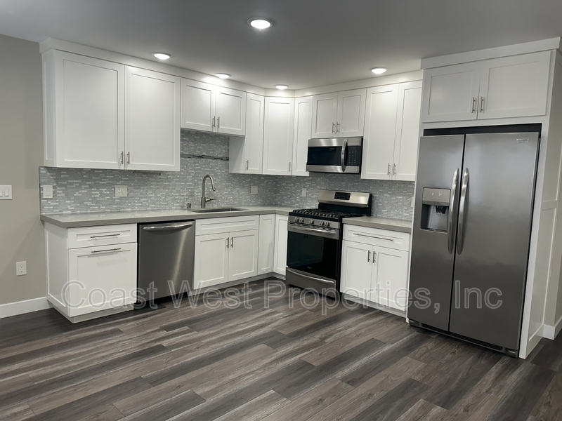 San Diego Condo: 2030 Diamond Street - I