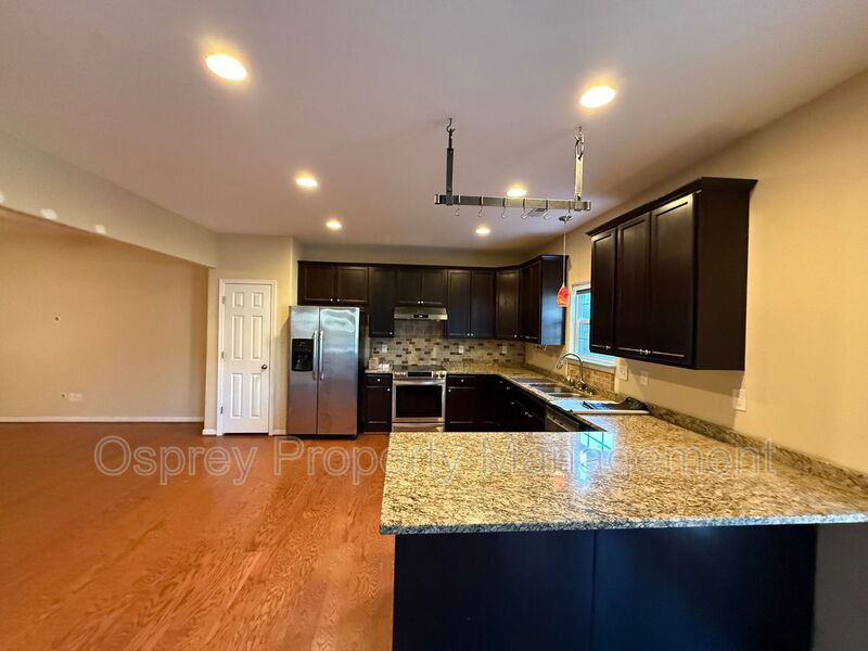 Modern 4BR Norfolk Home with Open Layout "ASK ABOUT OUR ZERO DEPOSIT" - Photo 3