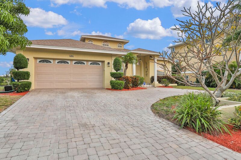 606 N. Point Dr Holmes Beach FL 34217 - Photo 1