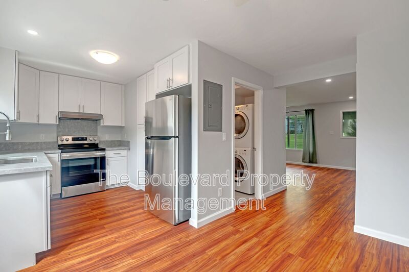 Honolulu Townhome: 995 Awaawaanoa Place