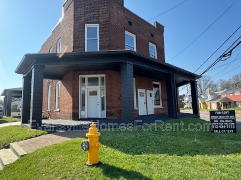 Evansville Condo: 927 Harmony Way