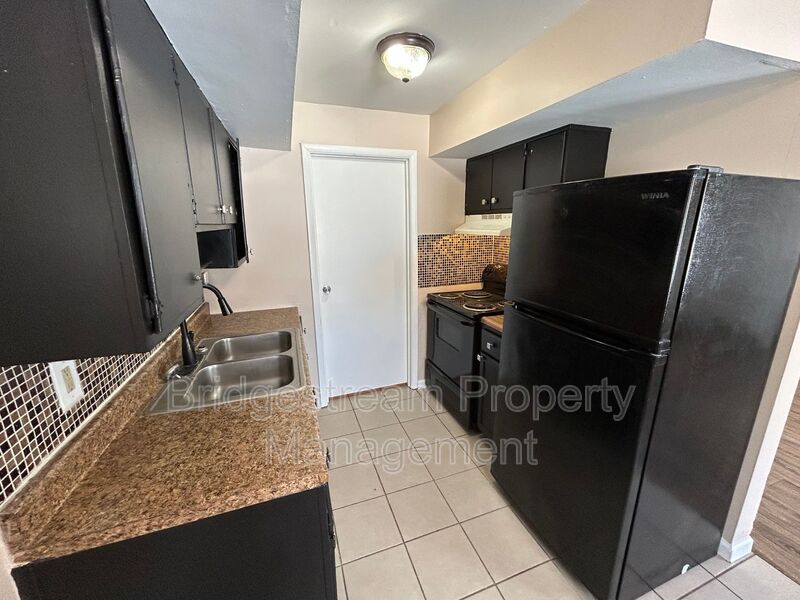 Dayton House: 1901 Hazel Ave