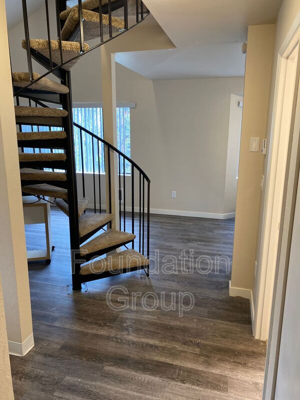 Seattle House: 400 10th Ave
