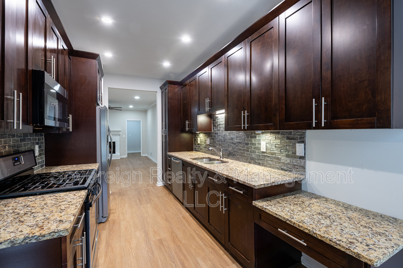 Atlanta Townhome: 3994 Elm St