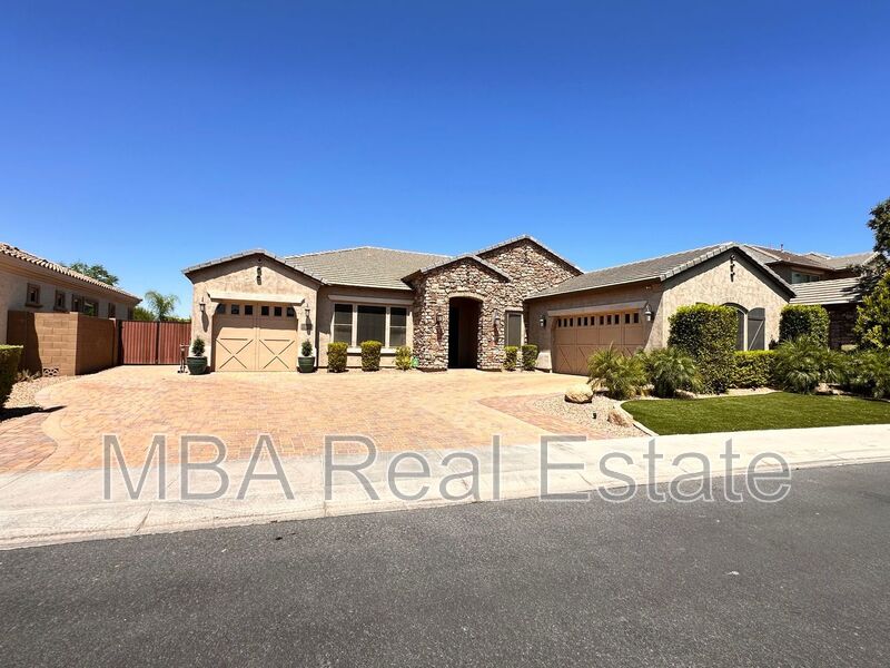 Chandler House: 3902 S White Dr