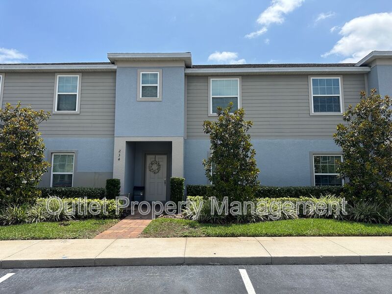 Davenport Townhome: 238 Annabelle Way