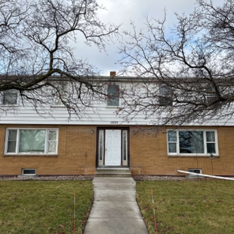 Neenah Condo: 1095 Gillingham Road - B