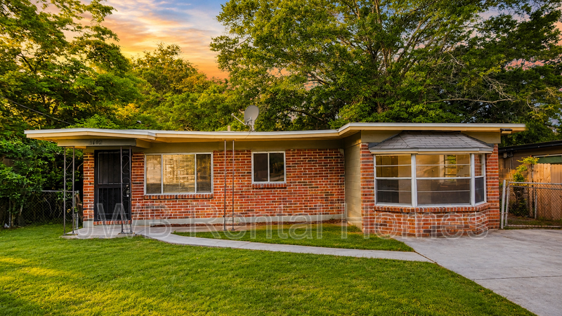 Jacksonville House: 3142 Mecca St