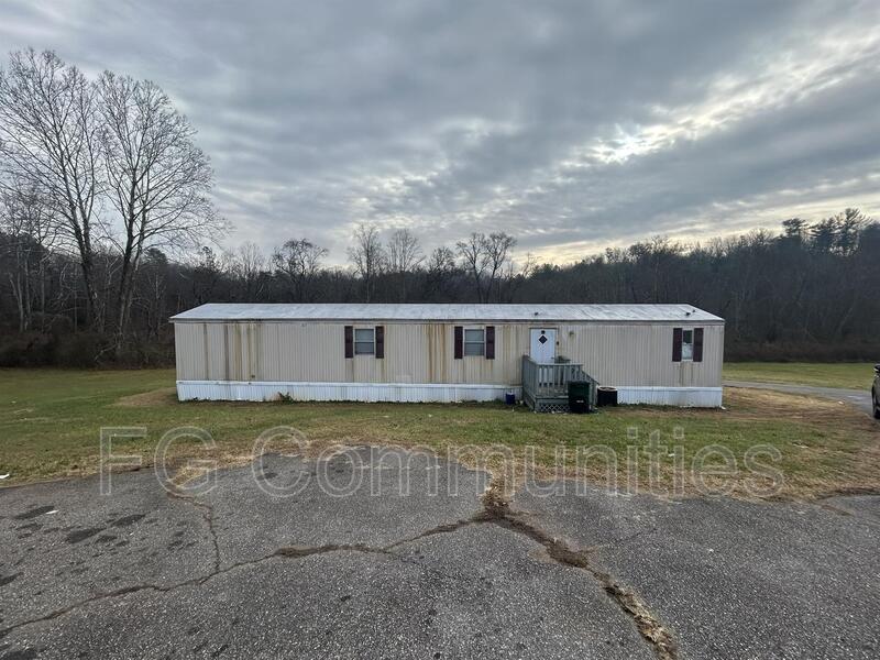 Morganton House: 1803 Breezewood Dr