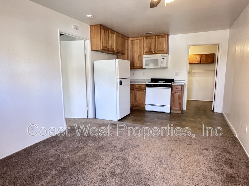 Carlsbad Apartment: 3515-3563 Roosevelt St
