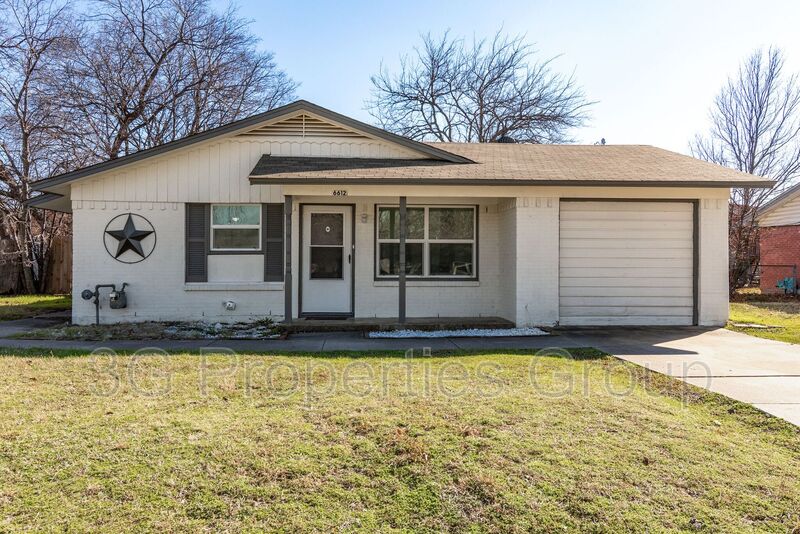 Watauga House: 6612 Avalon Drive