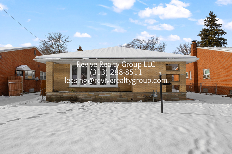 Detroit House: 20241 Kentfield