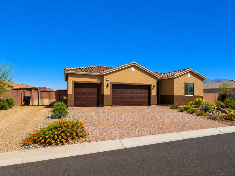 Pahrump House: 56 Pioneer Range Avenue