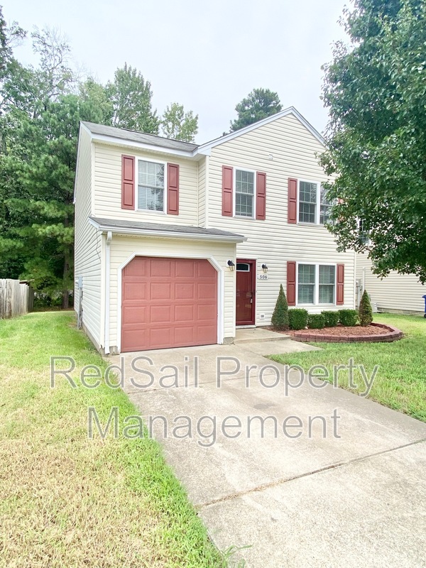Newport News House: 506 Parliament Ln