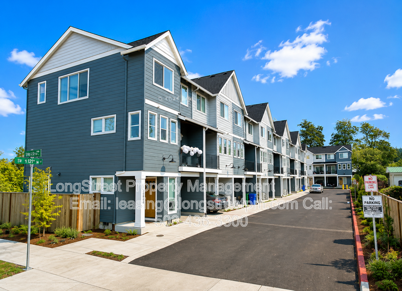 Portland Townhome: 12086 SE Harold St