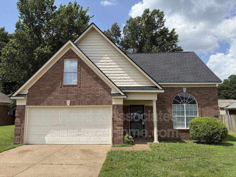 Memphis House: 5632 Pecan Trace Dr.