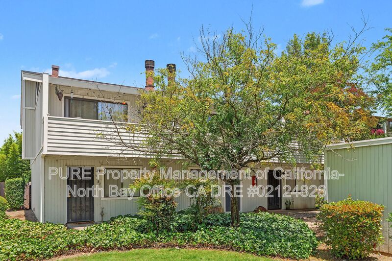 Santa Rosa House: 1781 W Third Street