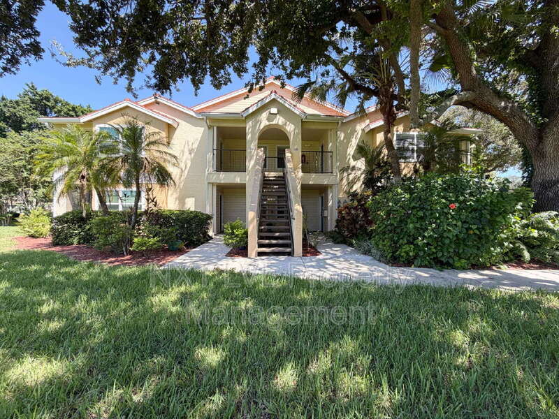 Fort Myers Condo: 12560 Equestrian Cir