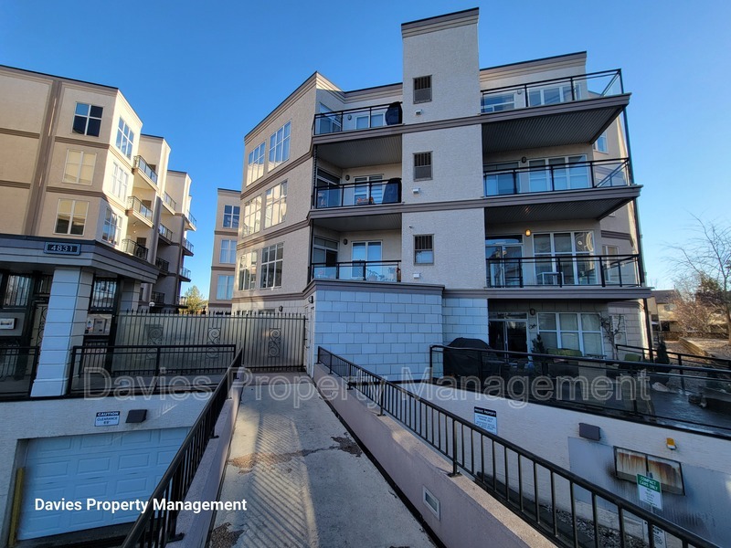 Edmonton Condo: 4831 104A Street NW