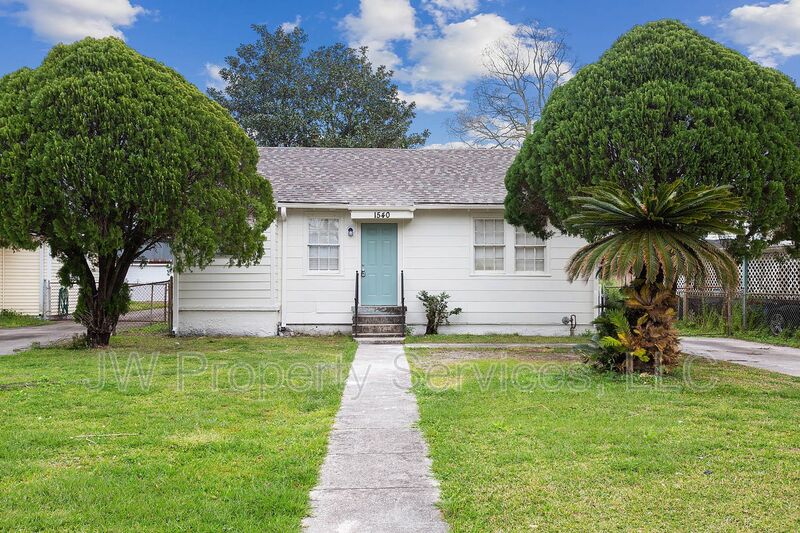 New Orleans House: 1540 Richland Road
