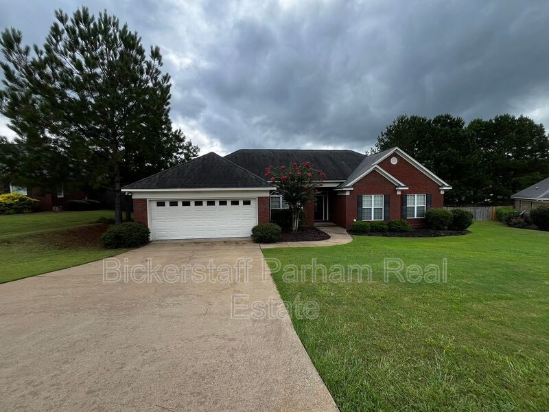Columbus House: 7013 Imperial Way