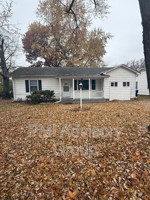 Topeka House: 2009 SW mcAlister Ave