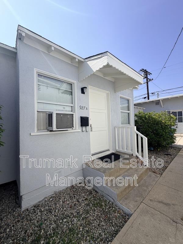 Glendale Condo: 927 E Lexington Dr.