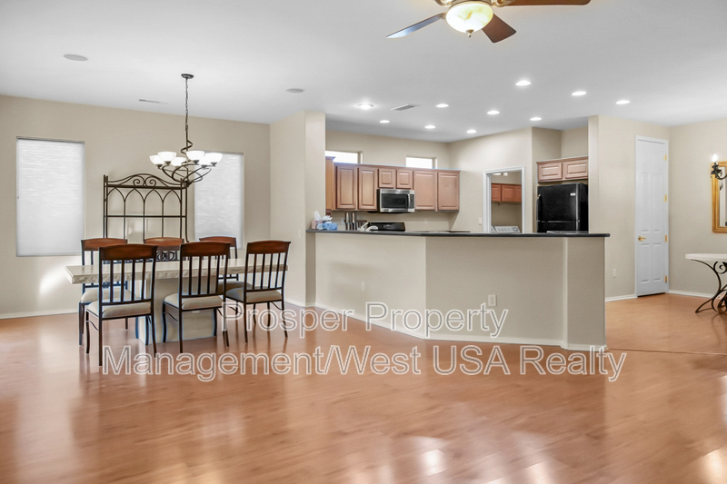 Surprise House: 17547 W Calistoga Dr