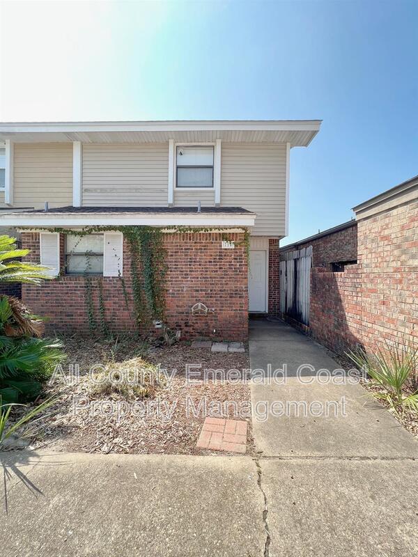 Destin Townhome: 714 Legion Dr