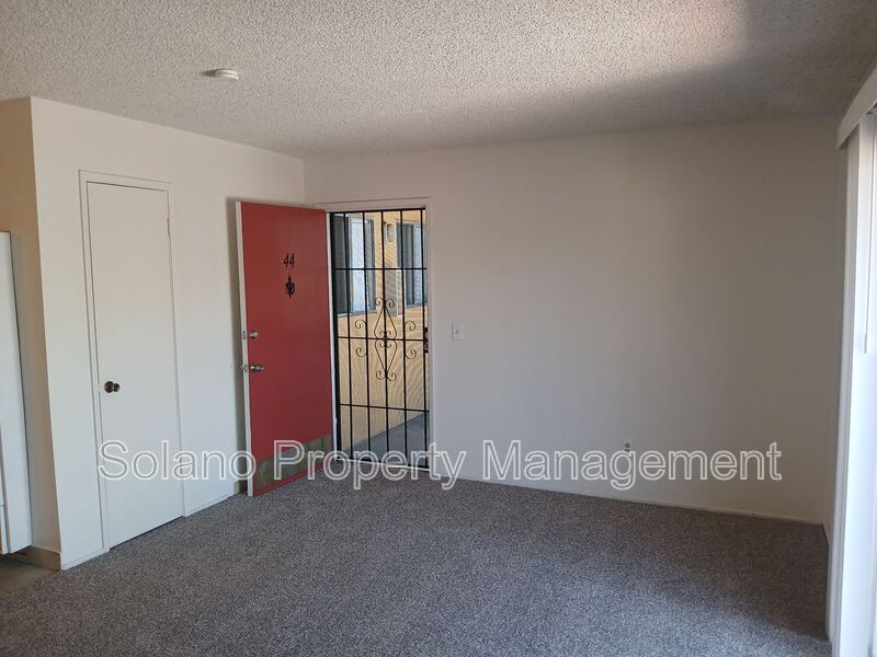 Fairfield Condo: 2101 Santa Ana Dr.