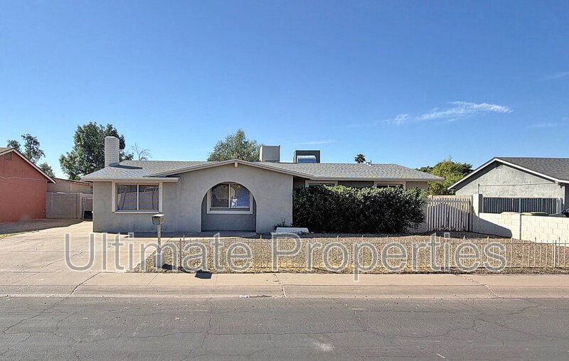 Glendale House: 6755 W Montebello Ave