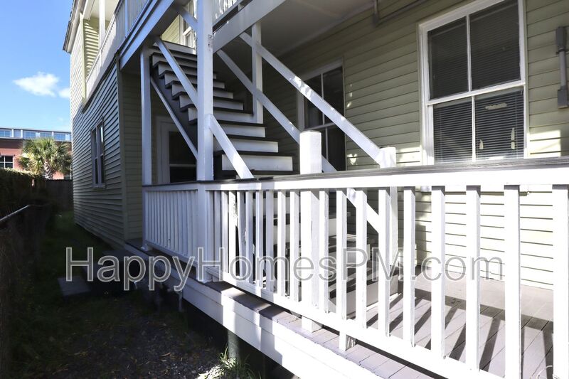 Charleston House: 27 Nassau Street