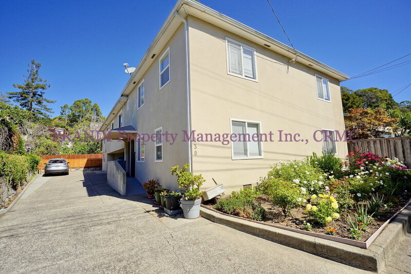 San Rafael Condo: 139 Park St