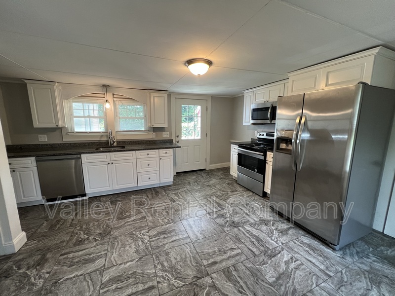 Hadley Condo: 39 Middle Street - 1