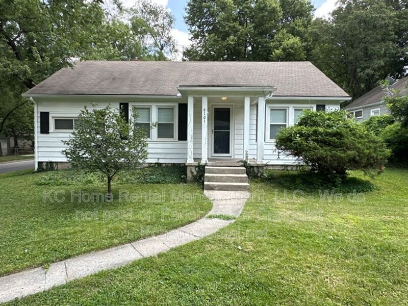Fairway House: 6101 Fontana Street