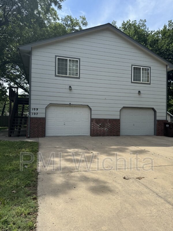 Wichita Condo: 107 South Gordon Street